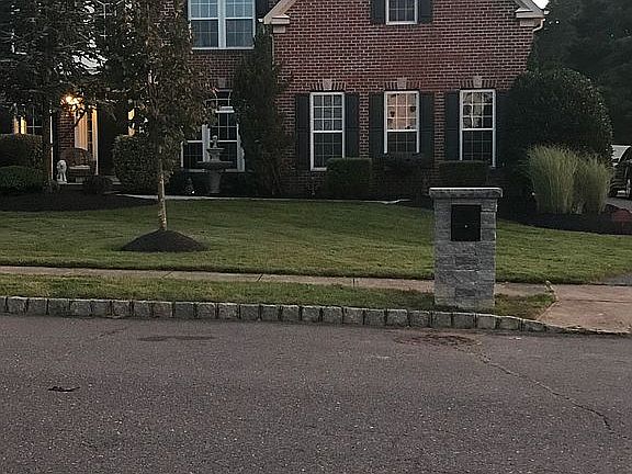 4th image of 1395 Bridport Dr