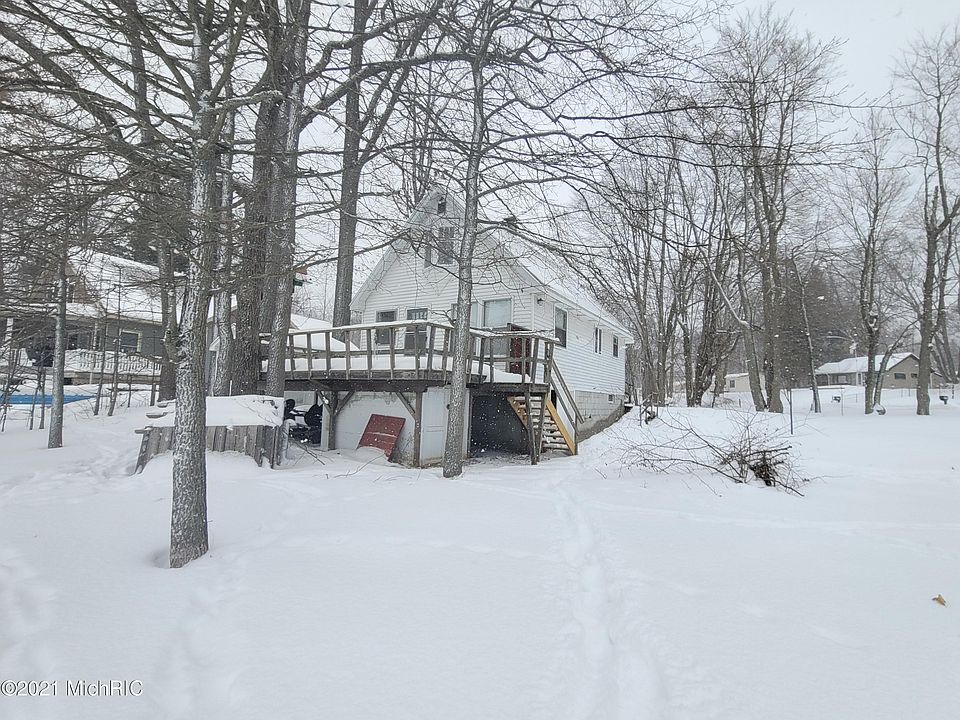 1st image of 3013 N Hiawatha Dr
