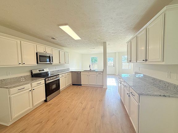 4th image of 218 Campfire Dr