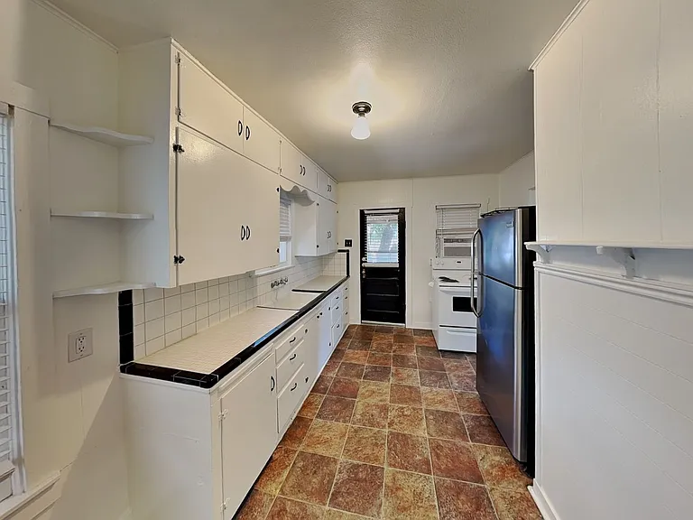3333 W 5th St — Photo 6