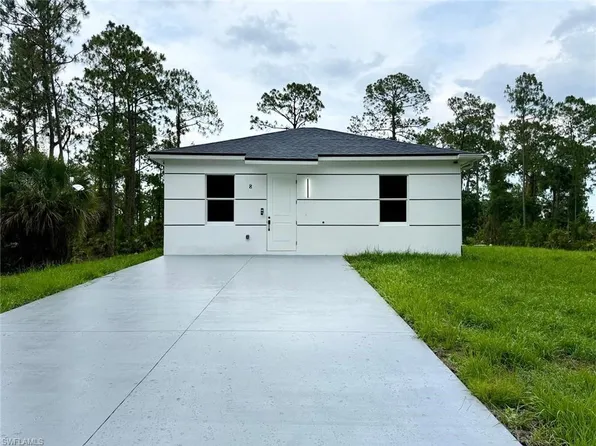 8 Fitch AVE, LEHIGH ACRES, FL 33936