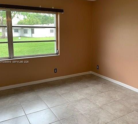 5th image of 1024 NW 90th Way