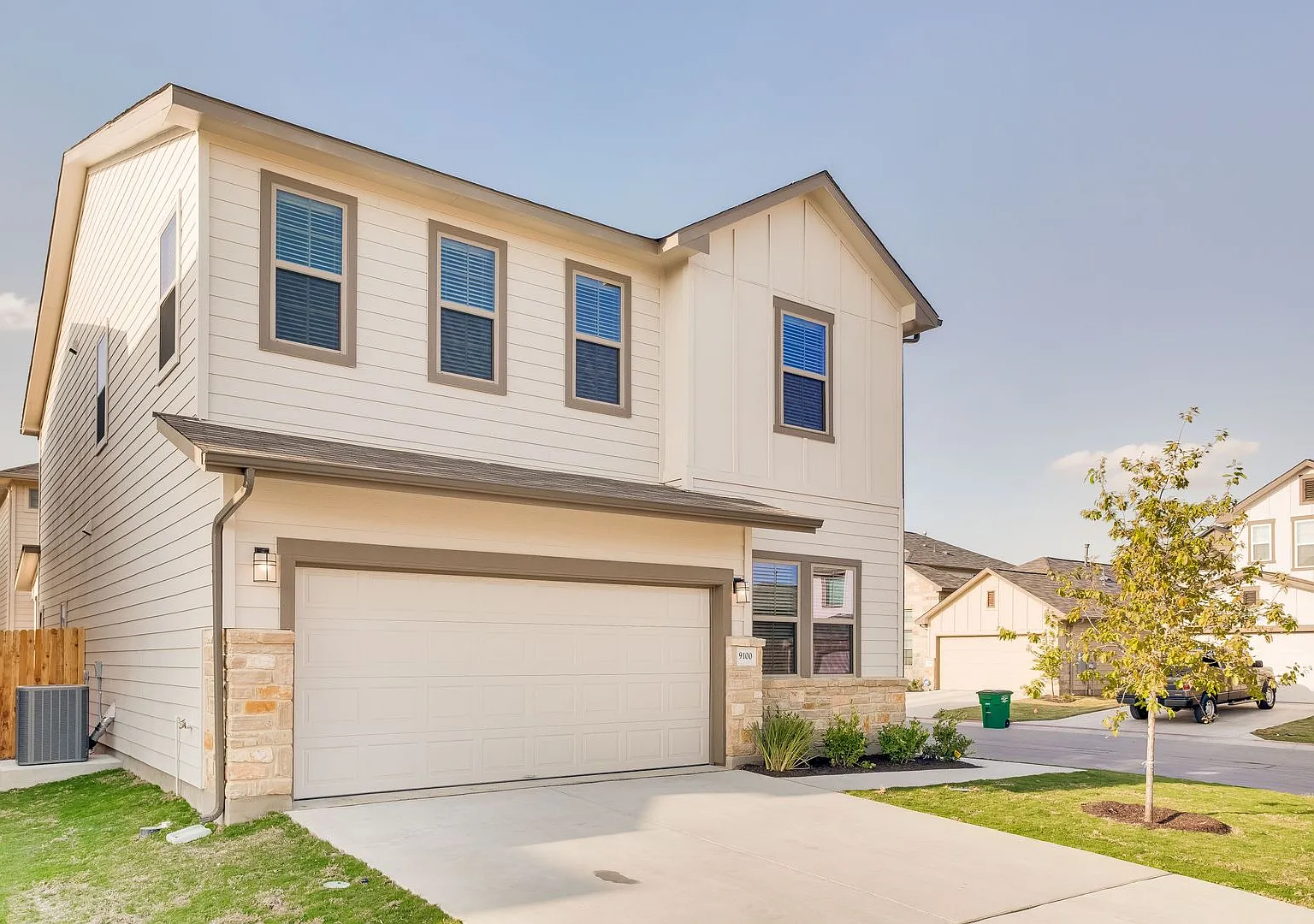 9100 Garnet Dr, Austin, TX 78729 — Photo 3