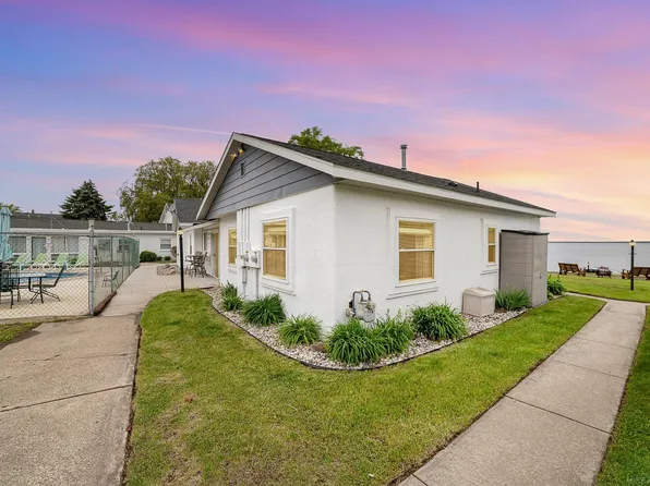 5616 W Houghton Lake Dr, Houghton Lake, MI 48629