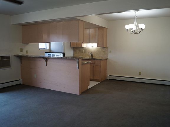 2nd image of 625 Manhattan Pl APT 105