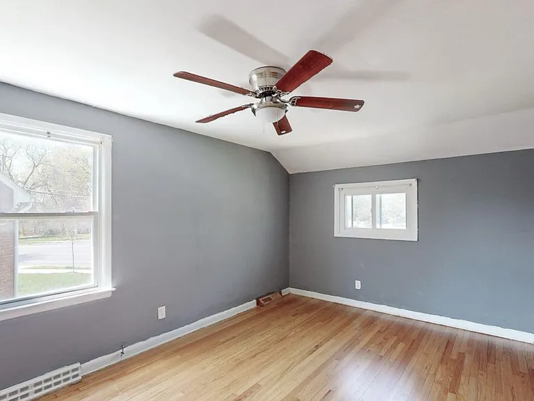 New Scotland Ave — Photo 4