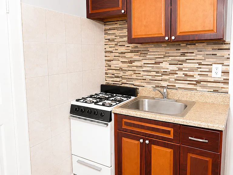 115 Grafton Ave #3 — Photo 12