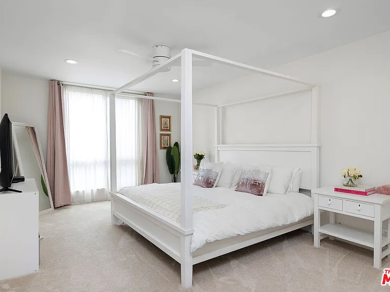 809 S Bundy Dr #205 — Photo 17