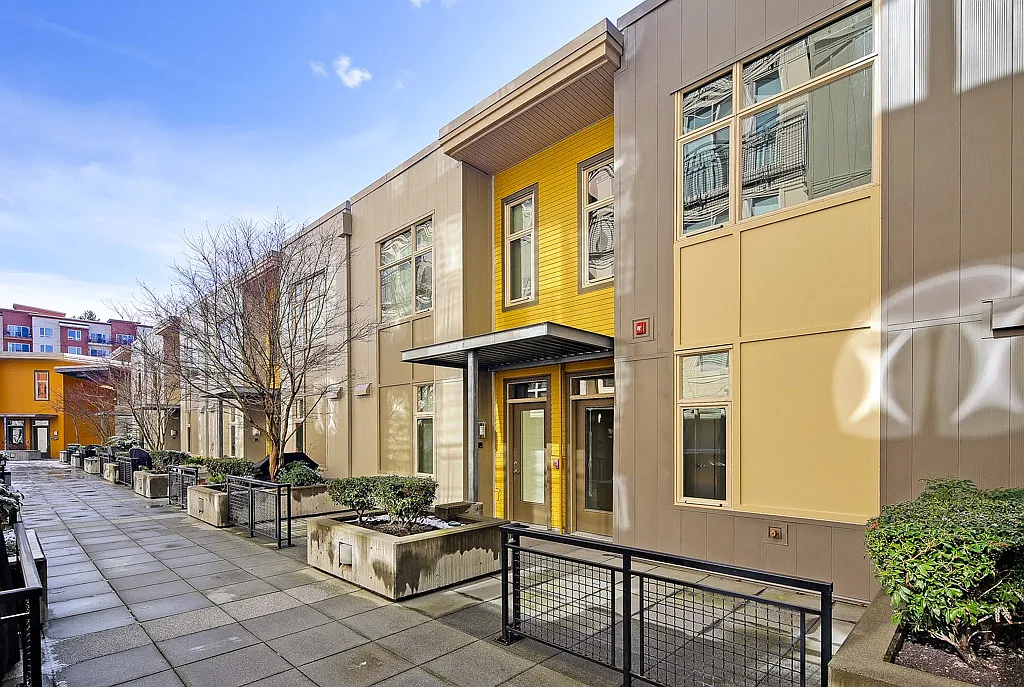 Thornton Place — Photo 4