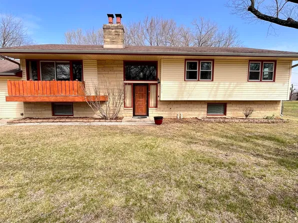 2152 Morningside Dr, Emporia, KS 66801