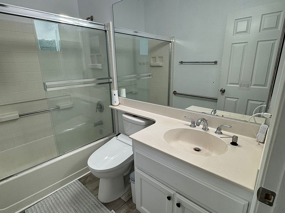 1st image of 555 Maine Ave #4