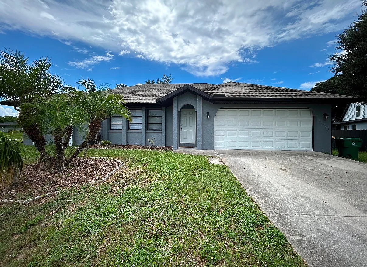 3 bed, 1381 sqft, $1,800 — Photo 1