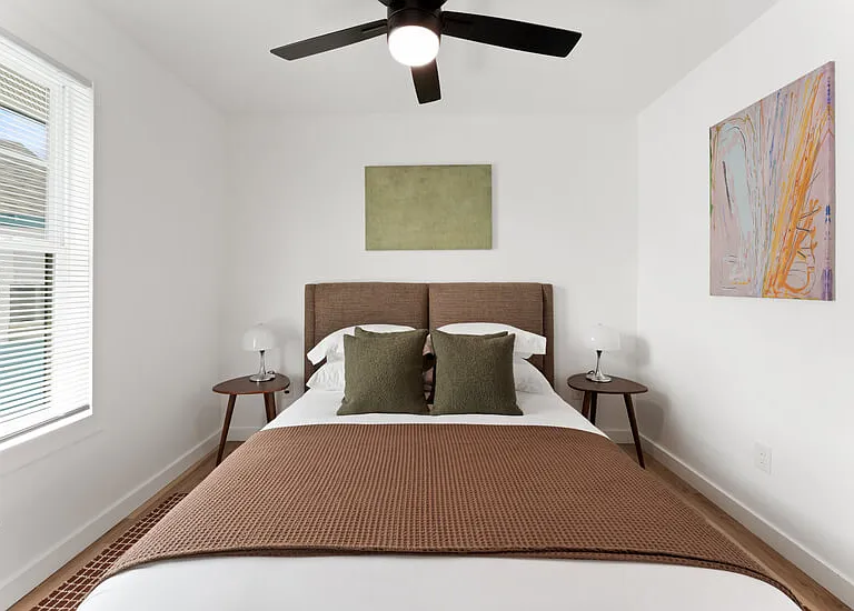 807 Cullen Blvd #4 — Photo 9
