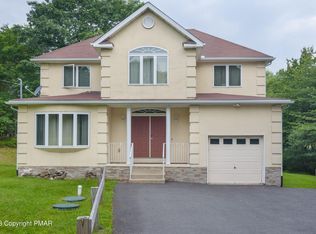 795 Clearview Dr, Long Pond, PA 18334