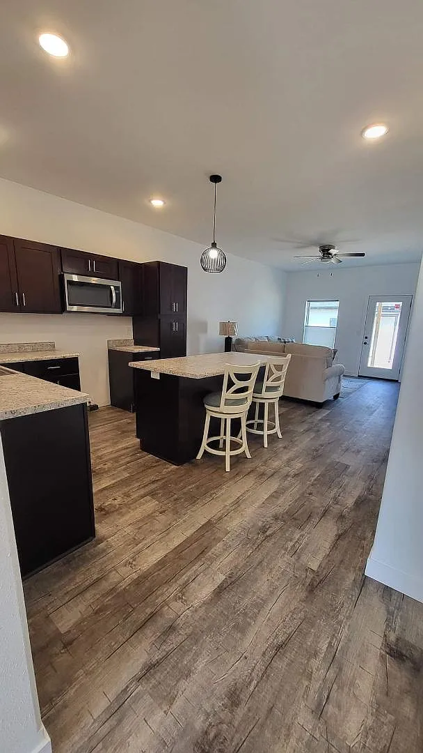 Unit Photo - 305 W Madison St #309