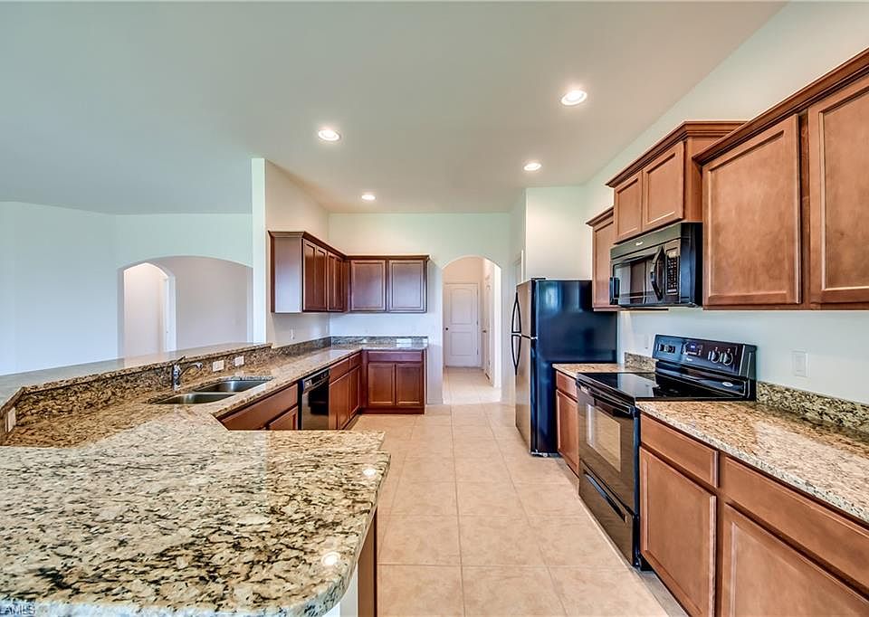 2nd image of 1318 SE 5th Pl