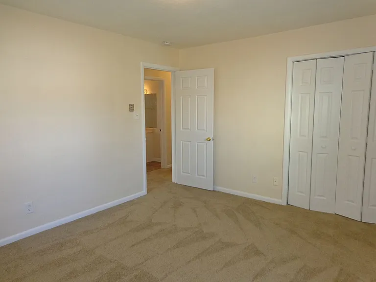 4626 Coronet Ave — Photo 8