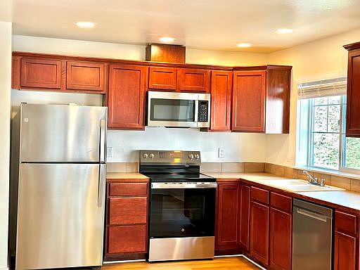 3rd image of 4218 Pasadena Pl NE #101