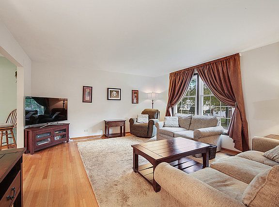 2nd image of 1147 Brentwood Ln