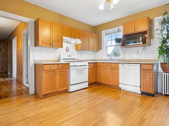 5th image of 1322-1324 Washington St