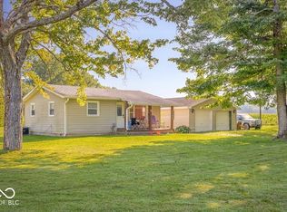 5041 S Pine St, Columbus, IN 47201
