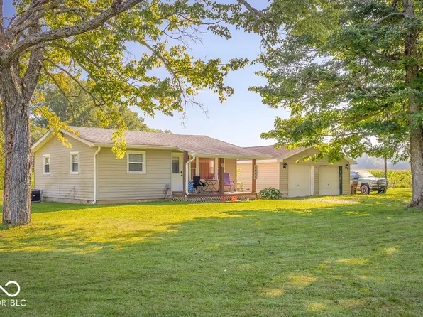 5041 S Pine St, Columbus, IN 47201