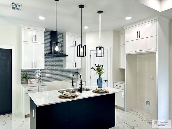 4th image of 6042 Dakota Rose Cir