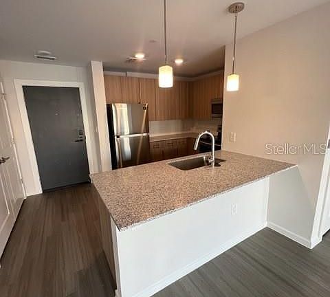 3rd image of 437-2 N Terry Ave