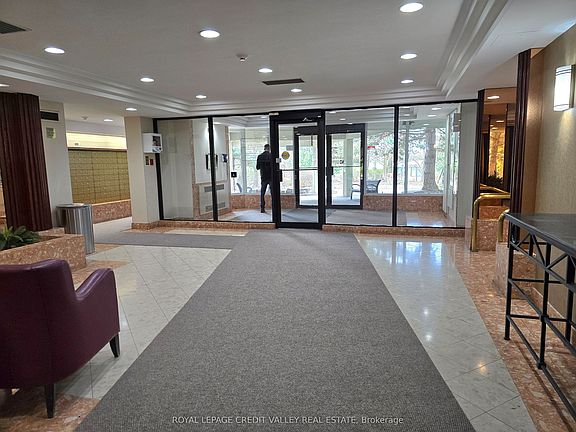 2nd image of 24 Hanover Rd #2101