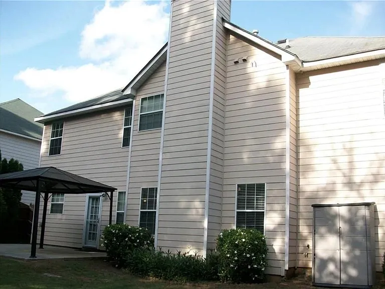 7098 Cavender Dr SW — Photo 32