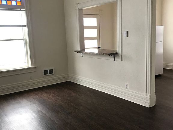 5th image of 1827 W Riverside Ave #3