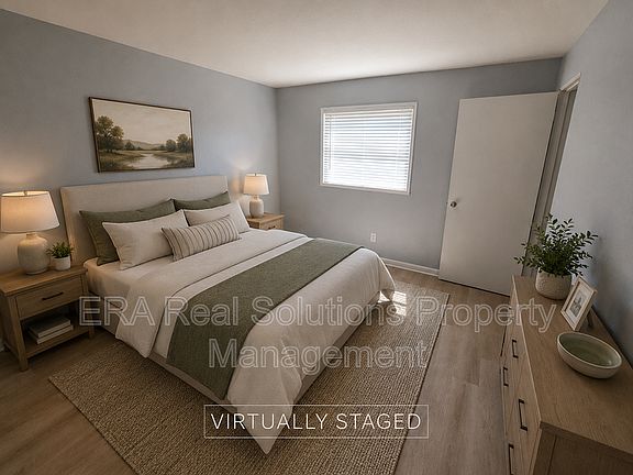 5th image of 446 S Yale Ave