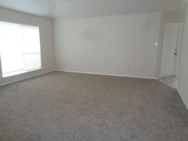 8402 Lone Bridge Ln — Photo 5