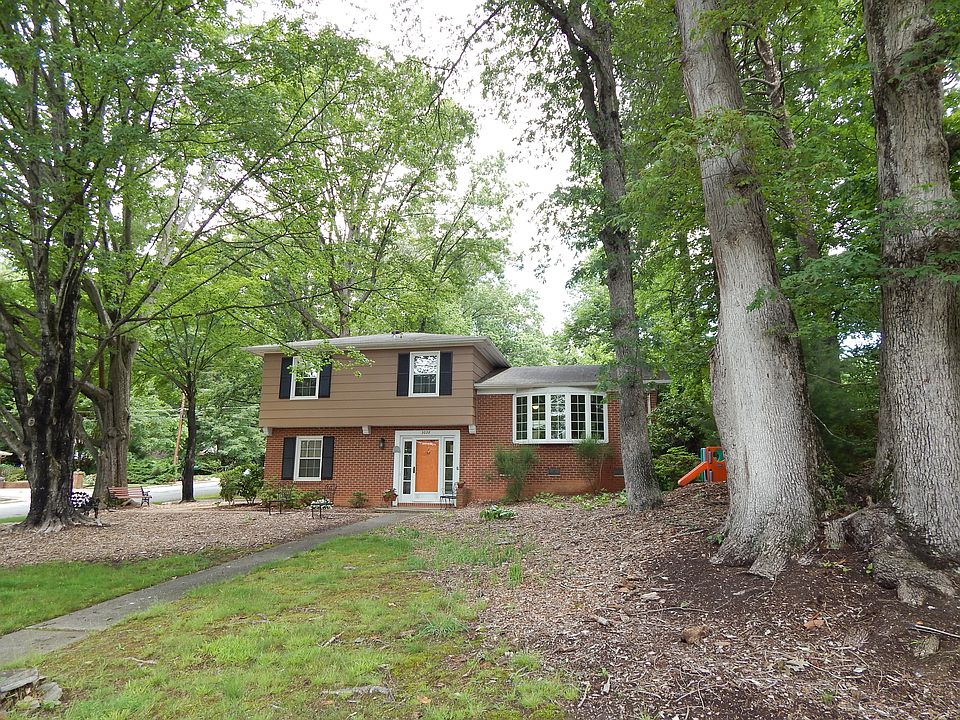 1st image of 3028 Stratford Dr
