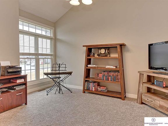 5th image of 112 Castle Pine Dr