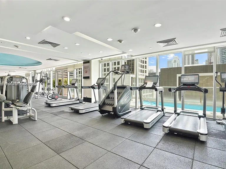 500 Brickell Ave #402 — Photo 16