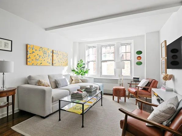 302 W 12th St APT 5H, New York, NY 10014