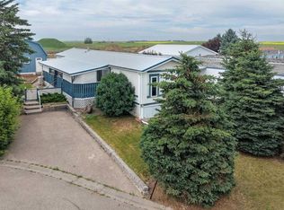 38 S Westmount Pl, Foothills County, AB T0L0P0