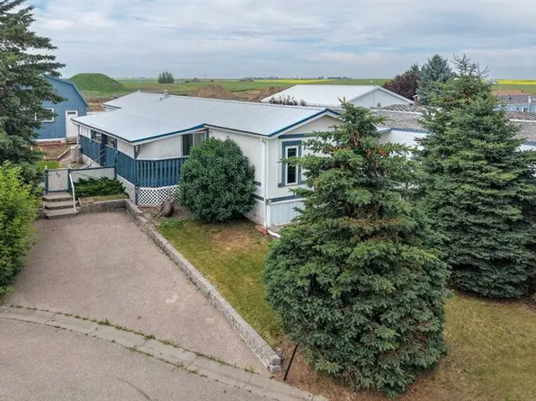 38 S Westmount Pl, Foothills County, AB T0L 0P0
