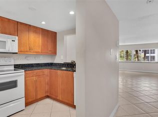 100 Lakeview Dr APT 201, Fort Lauderdale, FL 33326