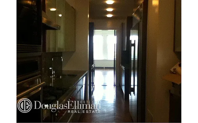 Rented by Douglas Elliman | media 16