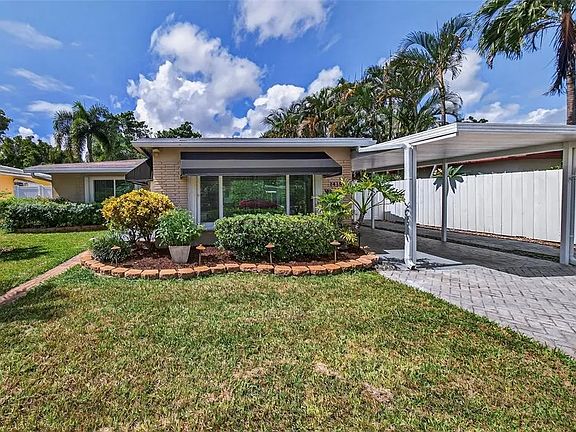 Beatilfull and enjoable 9000 sq lot