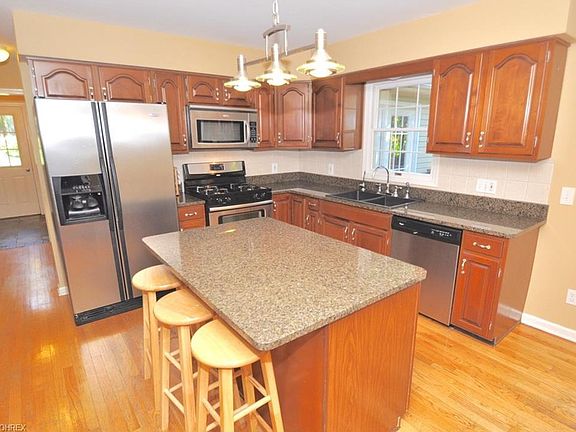 4th image of 20 Kimberwick Ct