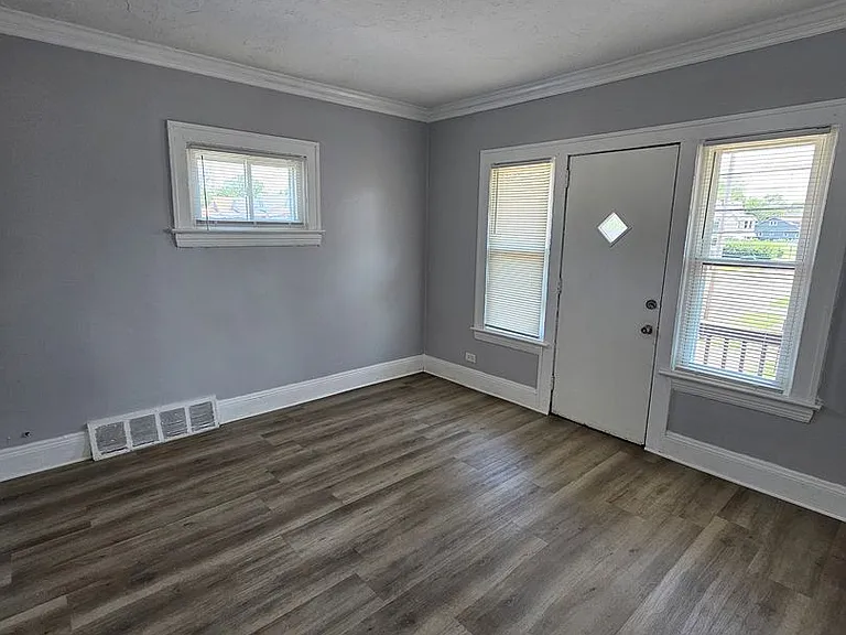 3610 E 120th St #3 — Photo 3