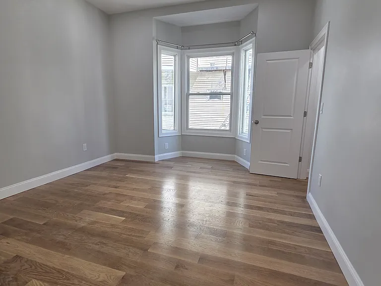 56 Pinckney St — Photo 8