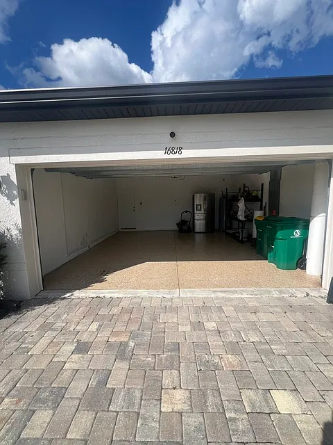 3 bed, 1938 sqft, $2,150 — Photo 2