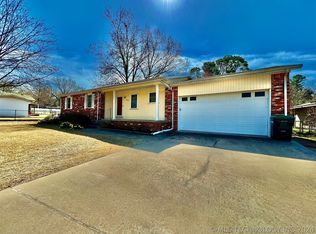 410 Greenwood Dr, Tahlequah, OK 74464