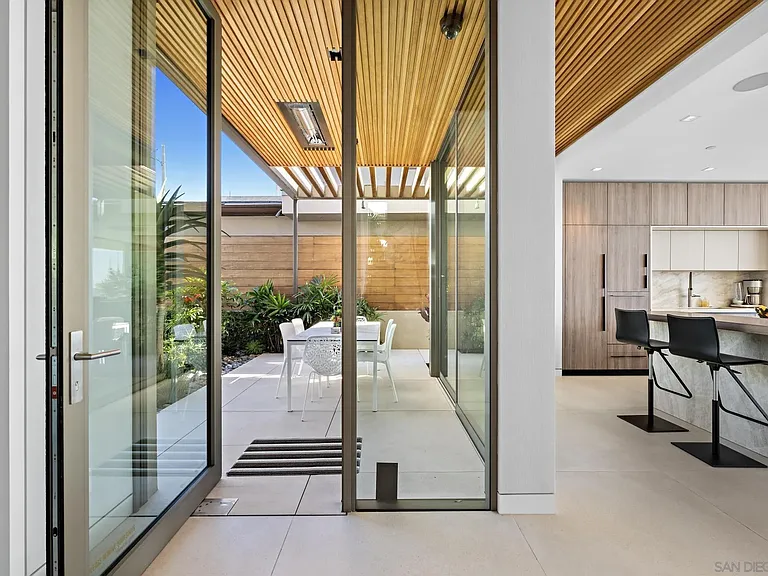 6515 Neptune Pl — Photo 14