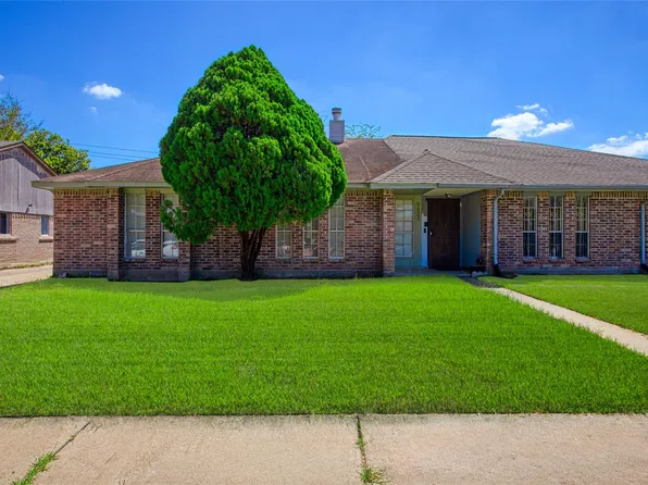 9423 Bollingbrook Dr, Houston, TX 77083