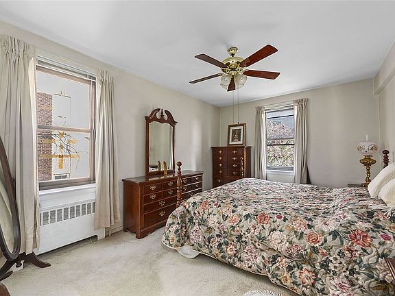 4th image of 32-20 89th St #309